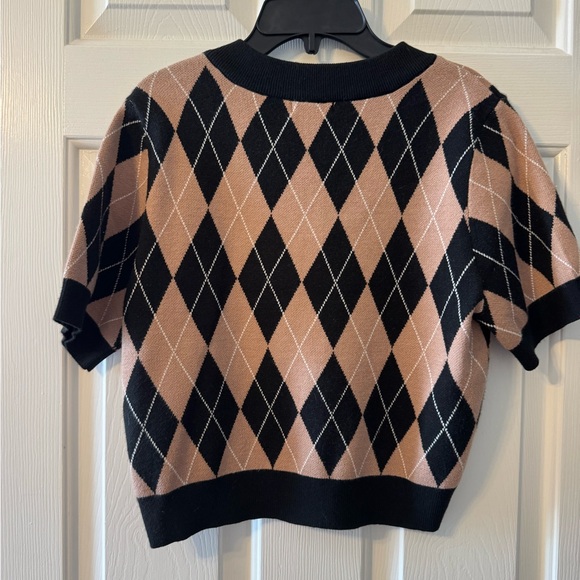 Versona Black and Tan V-Neck Argyle Sweater - Picture 5 of 5